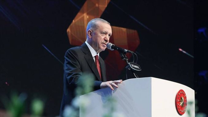 ertugrul-ozkok-bir-karede-8-kadin-4-adam-ve-bir-tek-adam-rejiminin-sonu-4EN1wXge.jpg