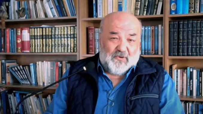 sirri-sureyya-oncunun-cenaze-namazini-kildiran-ihsan-eliacik-tipki-cezaevinde-birlikte-yattik-B53KmWAX.jpg
